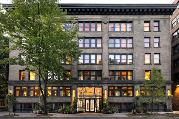 Photo 1 - Populus Seattle