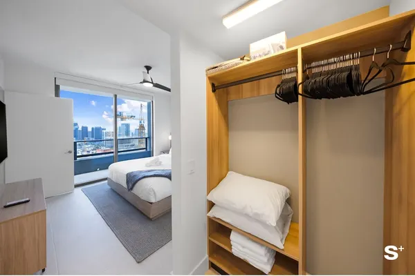 Photo 1 - Downtown Haven Sleek 1-BR with Vistas