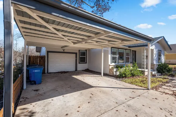 Photo 1 - Fun 3BR Retreat in Austin Huge Pool