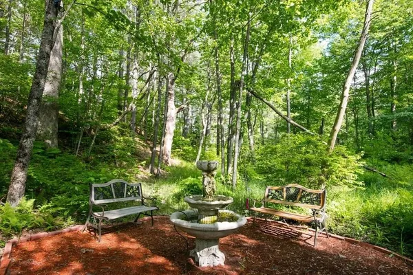 Photo 1 - Six-Bedroom Family Retreat
