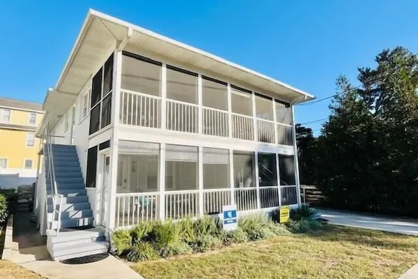 Photo 1 - King Charles Avenue 502d