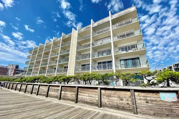 Photo 1 - Edgewater House 213