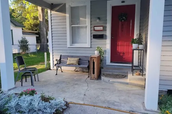 Photo 1 - Port-rico Neighborhood