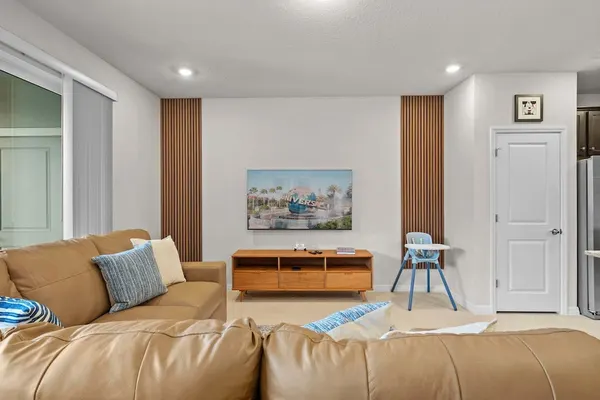 Photo 1 - Beautiful 5BR Home Private Pool and Themed Rooms