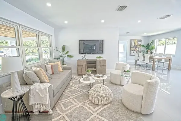 Photo 1 - Chic 3BR 2BA Getaway With Private Pool Oasis