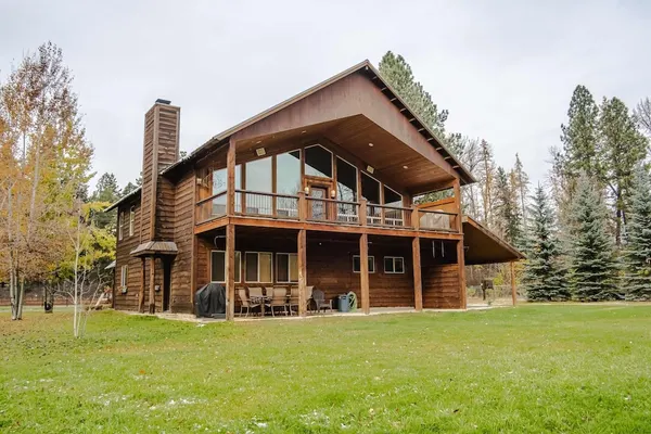 Photo 1 - Flathead River Retreat For 15!