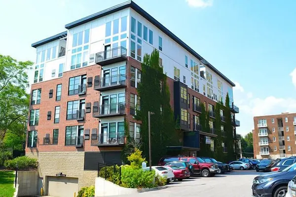 Photo 1 - 275 On The Park Apartments By Barsala