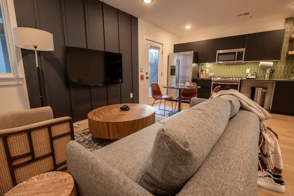 Photo 1 - Sosuite 1BR Apt w Patio W D Sofabed