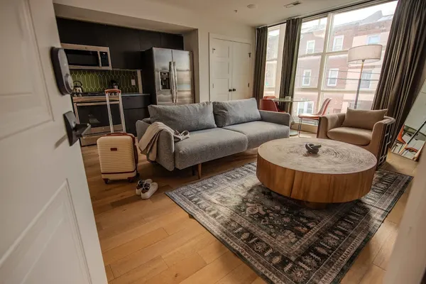 Photo 1 - Sosuite 2BR Apt w W D Newly Renovated
