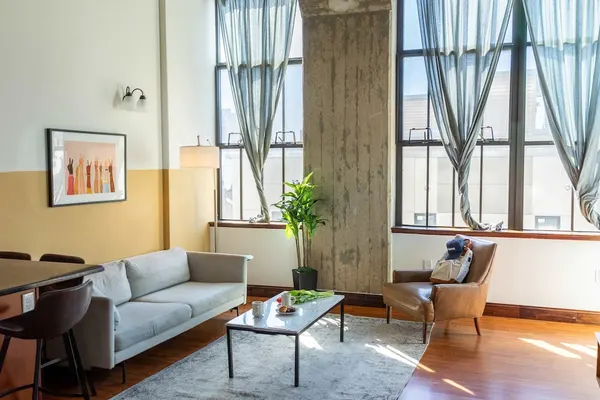 Photo 1 - Sosuite 2BR Apt w W/d, Gym, On-site Restaurant