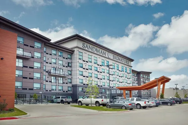 Photo 1 - Sandman Signature Las Colinas Hotel & Suites