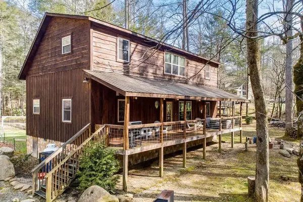 Photo 1 - Charming Smoky Mountain Cabin w Hot tub Views