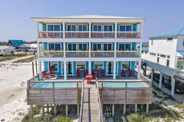 Photo 1 - Beachfront 5bed Easybreezy West