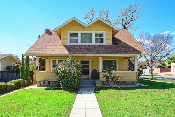 Photo 1 - Comfortable Home Near LA With Full Kitchen & Laundry