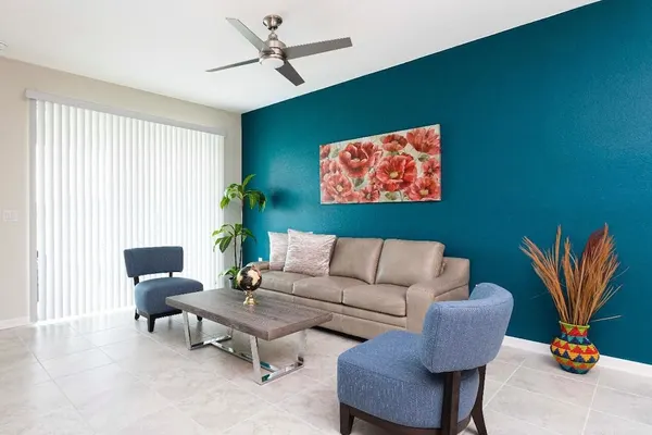 Photo 1 - Amazing Townhome With Lake View at Storey Lake Resort
