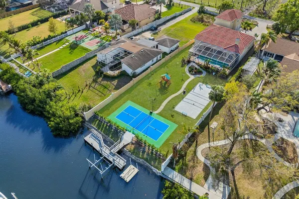 Photo 1 - 6BR Family Escape-pool, Sport Courts & Game Room