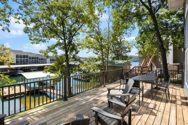 Photo 1 - Luxury Waterfront Lakehouse With Private Dock Views