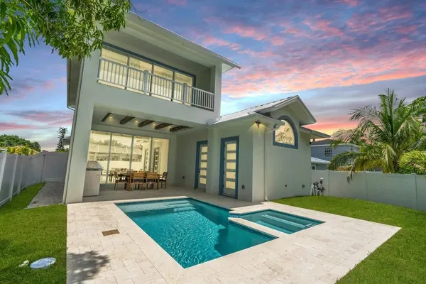 Photo 1 - Stunning Vanderbilt Beach House With Heated Pool