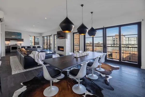 Photo 1 - 121 Hotel Floor 3 Buyout by Avantstay Entire Third Floor Buyout of 121 Hotel! Sleeps 18