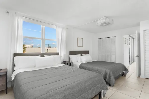 Photo 1 - Bay Harbor Sunset Apt 4A