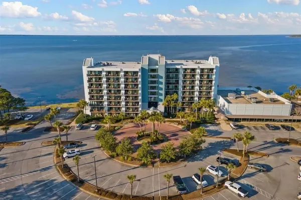 Photo 1 - Bayside Inn 6282