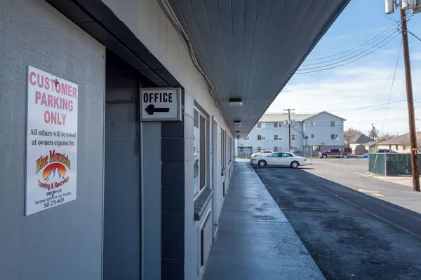 Photo 1 - Hotel Inn Pendleton