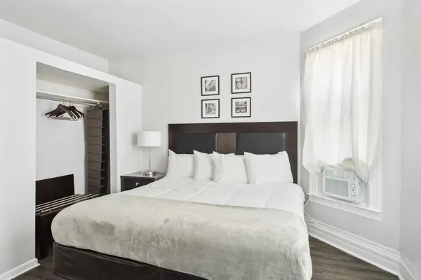 Photo 1 - Downtown Detroit Gem 3 Bedrooms & Culture!
