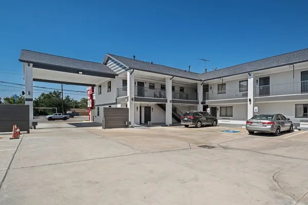Photo 1 - Moonlight Inn - Houston I-45 & Airline