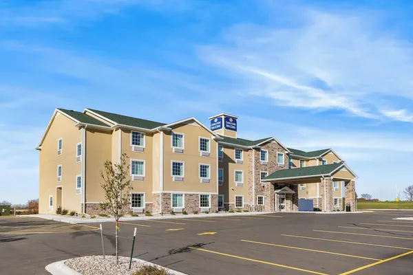Photo 1 - Cobblestone Hotel & Suites - Eaton