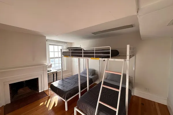 Photo 1 - Hostel Medford