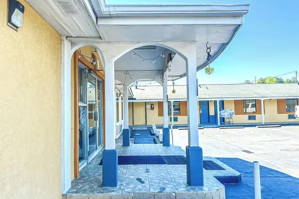 Photo 1 - OYO Hotel Jonesboro Near Atlanta Airport