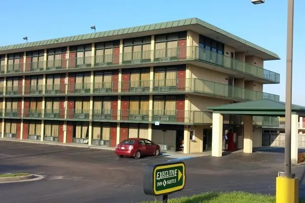 Photo 1 - Executive Inn Laurel