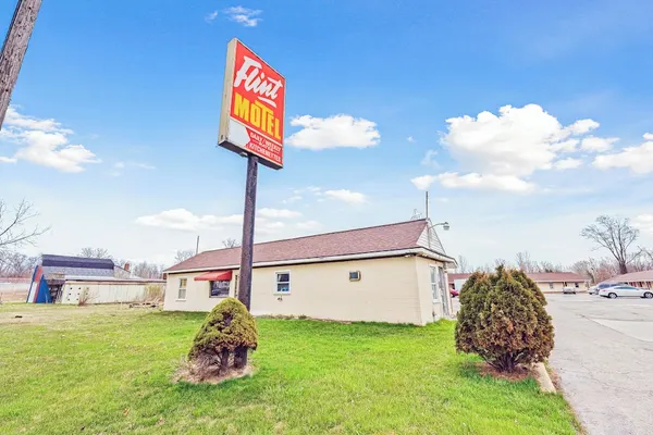 Photo 1 - Flint Motel by OYO MI Near I-475