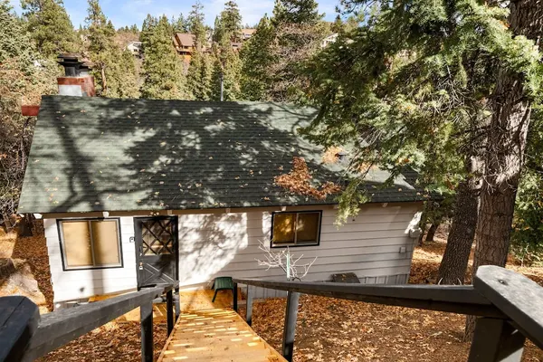 Photo 1 - Joebellarue Home
