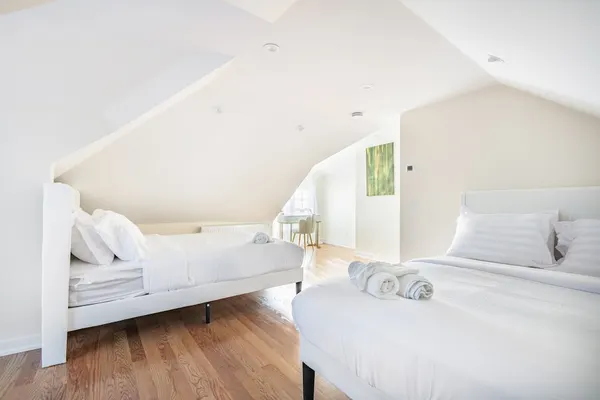 Photo 1 - 3BR Prime Luxury near NYC w Arcade Room