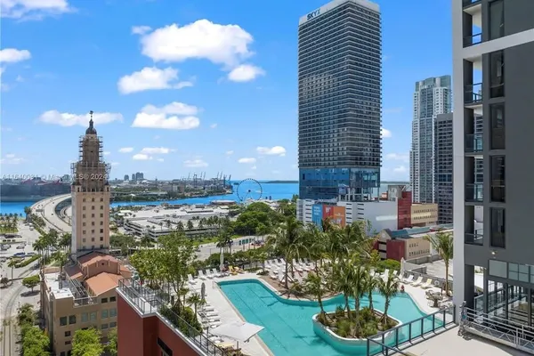 Photo 1 - Bayside Breeze Downtown Luxury Tower Pool Gym