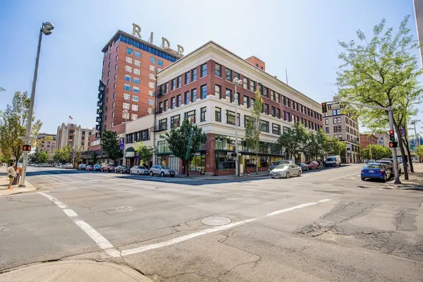 Photo 1 - Symons Block Hotel