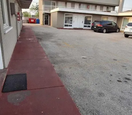 Photo 1 - Rainbow Motel