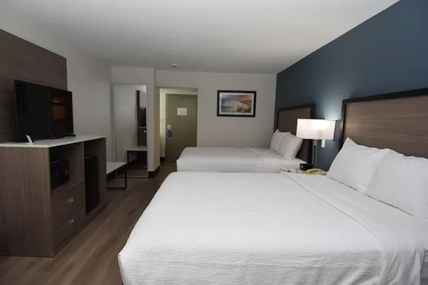 Photo 1 - Baymont by Wyndham Batavia - Darien Lake