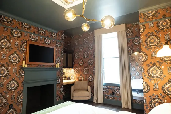 Photo 1 - The Gas Lamp Hotel - 1BR - Latimer