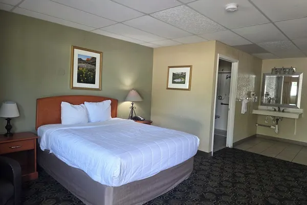 Photo 1 - Montrose Valley Lodge