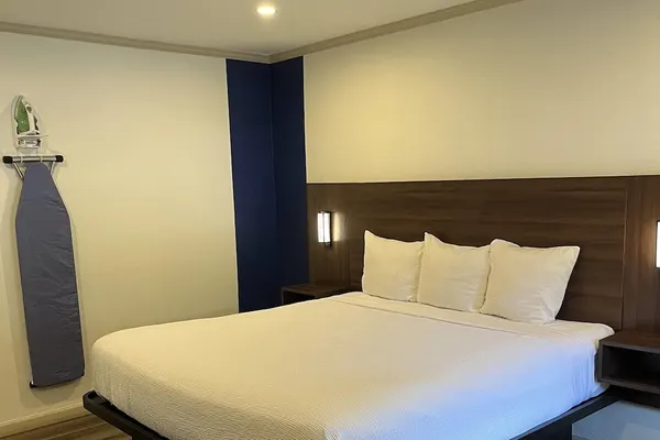 Photo 1 - Travelodge By Wyndham Bainbridge