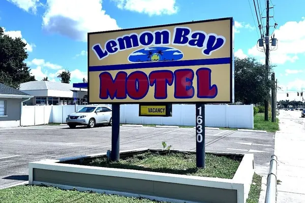 Photo 1 - Lemon Bay Motel