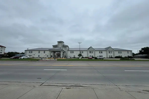 Photo 1 - windsor inn
