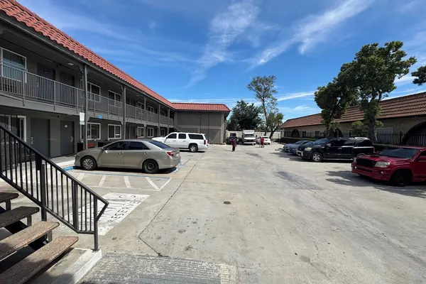 Photo 1 - Vista Motel - Riverside