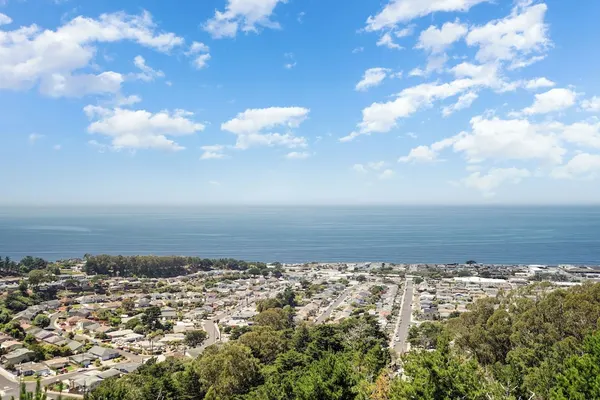 Photo 1 - Charming 2BR Ocean Getaway in Pacifica