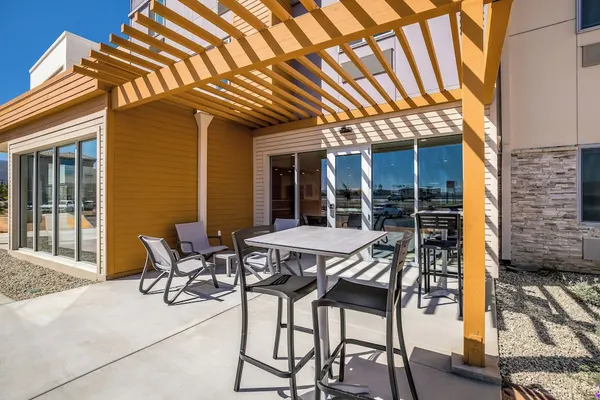 Photo 1 - Everhome Suites San Bernardino - Loma Linda