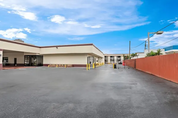 Photo 1 - Suburban Studios Harvey - New Orleans