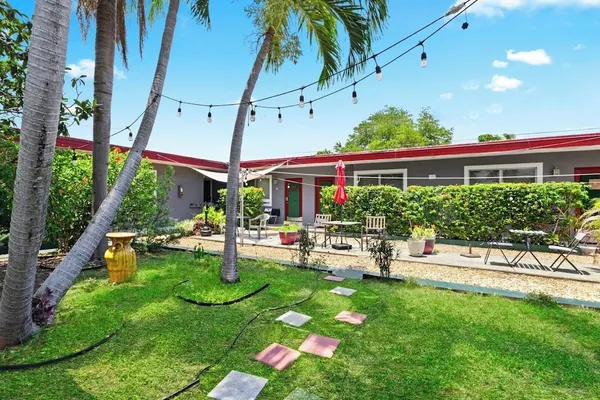 Photo 1 - Hollywood 1BR Near Beach & Dining