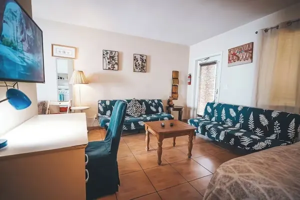 Photo 1 - Hollywood 1BR Near Beach & Dining